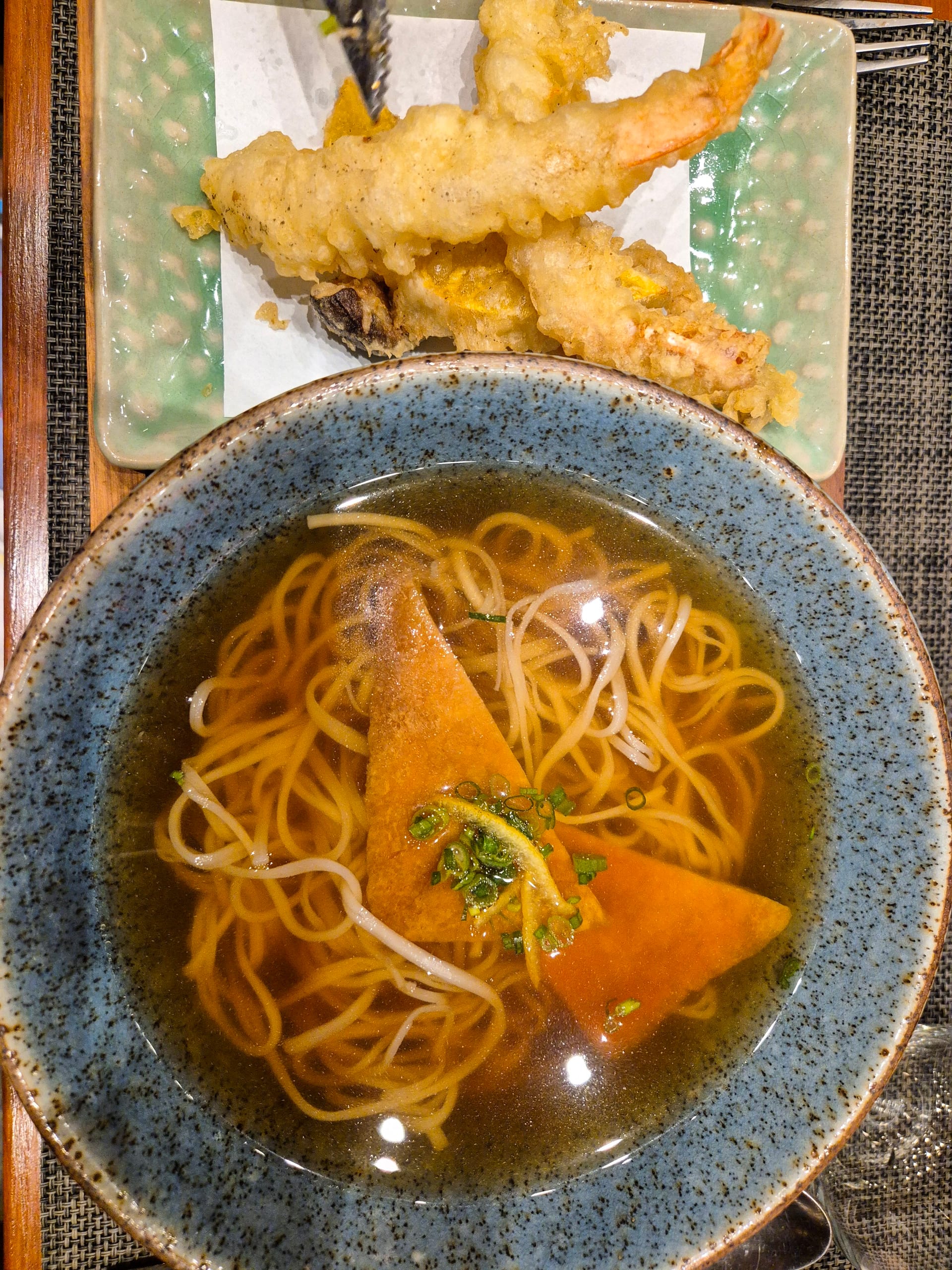 Tenzaru soba with tempura at Onsen @ Moncham